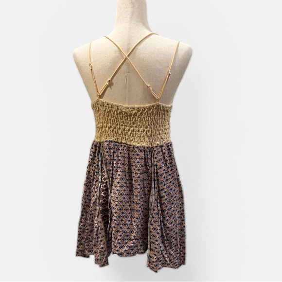 Gimmicks by BKE Beige Lace and Patterned Skirt - Picture 4 of 5